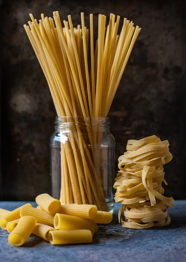 Spaghettis dans un bocal, tagliatelles et rigatonis